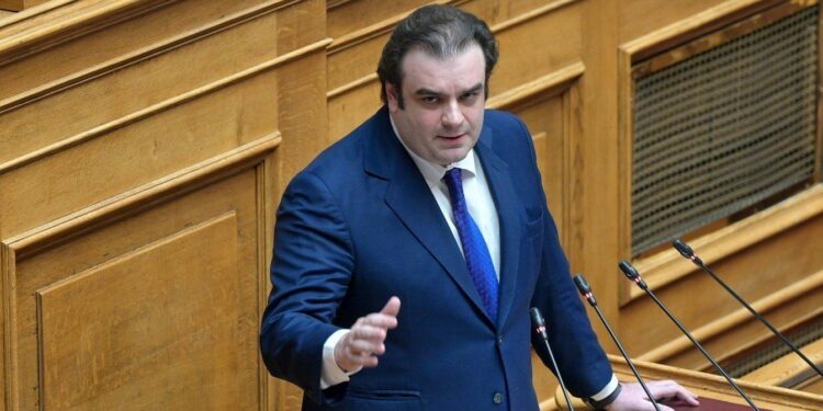 Κυριάκος Πιερρακάκης στη Βουλή για την αναδιάρθρωση των ΕΛΤΑ και τη φορολογική μεταρρύθμιση