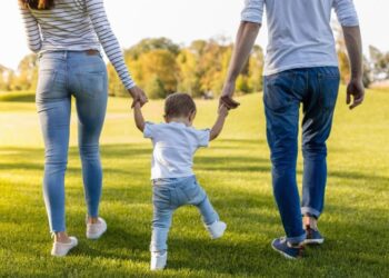 Σχολή Γονέων και Σύναξη Νέων Ζευγαριών στον Ι.Ν. Αγίου Δημητρίου Αγρινίου – Πρόγραμμα Ομιλιών 2025–2026