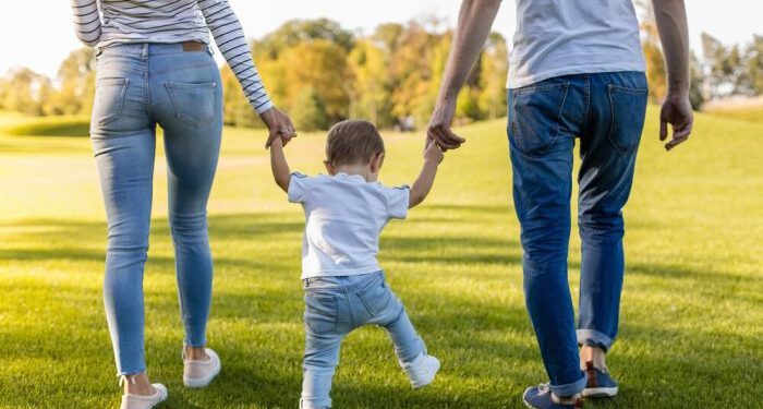 Σχολή Γονέων και Σύναξη Νέων Ζευγαριών στον Ι.Ν. Αγίου Δημητρίου Αγρινίου – Πρόγραμμα Ομιλιών 2025–2026