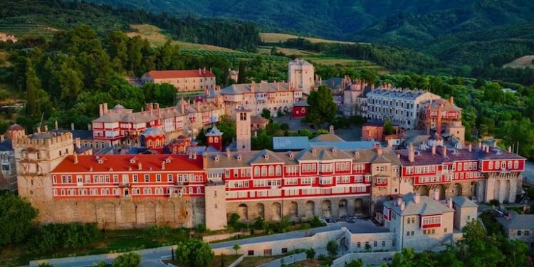 Ευχαριστίες της Μητρόπολης Αιτωλοακαρνανίας προς τη Μονή Βατοπαιδίου για νέα μεγάλη δωρεά τροφίμων