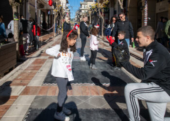 Agrinio Christmasthlon 2025: Το Glow event που επιστρέφει στην Κεντρική Πλατεία Αγρινίου