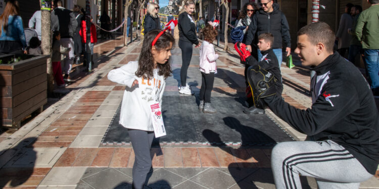 Agrinio Christmasthlon 2025: Το Glow event που επιστρέφει στην Κεντρική Πλατεία Αγρινίου