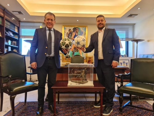 Σύμφωνο συνεργασίας για το FIFA Football for Schools στα σχολεία όλης της Ελλάδας