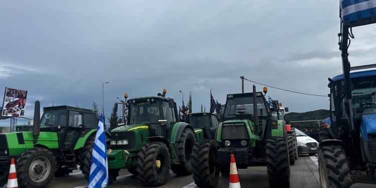 Μπλόκο Αγγελοκάστρου: «20 κυβερνητικά ψέματα» – Κάλεσμα σε συνέλευση και νέες κινητοποιήσεις
