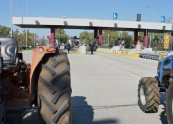 Άνοιγμα διοδίων στο Άκτιο από αγρότες και κτηνοτρόφους το Σάββατο 20 Δεκεμβρίου