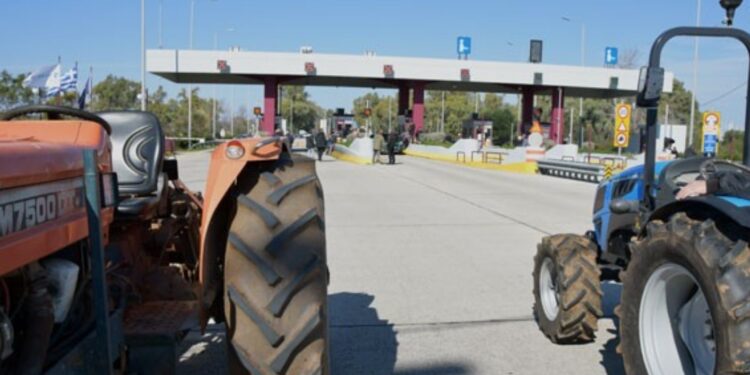 Άνοιγμα διοδίων στο Άκτιο από αγρότες και κτηνοτρόφους το Σάββατο 20 Δεκεμβρίου