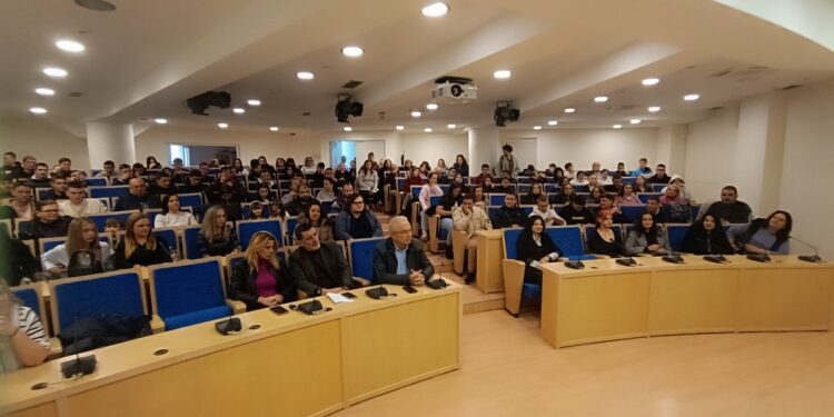 Απονομή βεβαιώσεων επαγγελματικής κατάρτισης στους σπουδαστές του Μεταλυκειακού έτους του ΕΠΑΛ Αμφιλοχίας