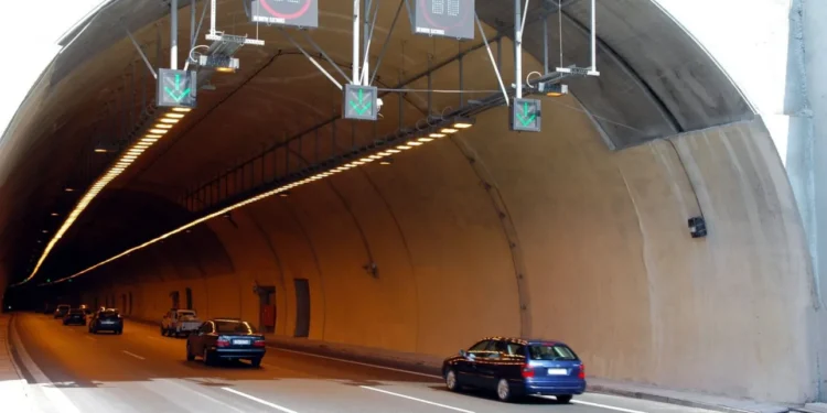 Απαγόρευση διέλευσης οχημάτων επικίνδυνων φορτίων στις σήραγγες Κακιάς Σκάλας (16–19 Δεκ. 2025)