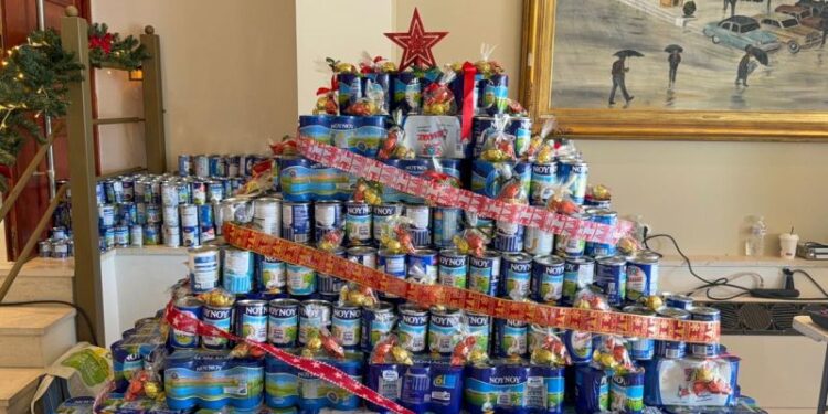 Γαλόδεντρο 2025 | Σχολεία Αιτωλοακαρνανίας στηρίζουν το «Χαμόγελο του Παιδιού» στην Πλατεία Μεσολογγίου