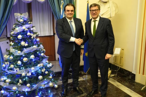 Συνάντηση Κυριάκου Πιερρακάκη στη Ρώμη με τον Ιταλό Υπουργό Οικονομικών | Εμβάθυνση συνεργασίας Ελλάδας–Ιταλίας