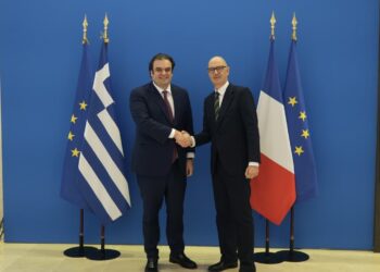 Συνάντηση Πιερρακάκη – Lescure: Ενίσχυση της στρατηγικής συνεργασίας Ελλάδας – Γαλλίας