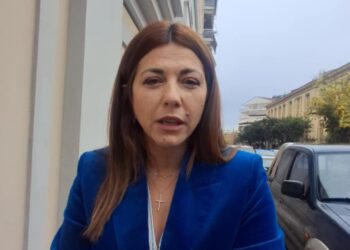 Αποκλειστικό:Η Σοφία Ζαχαράκη απαντά γιατί δεν στέλνει ο “Διόφαντος” τα βιβλία στα σχολεία. Τι καταγγέλλουν οι εκπαιδευτικοί VIDEO