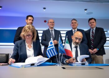 Υπεγράφη η παραγγελία για 23 νέα τρένα – Ιδιωτική επένδυση 308 εκατ. € και υλοποίηση έως το 2027