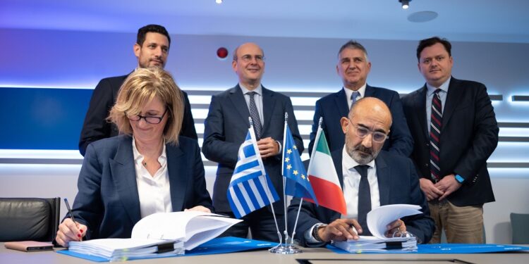 Υπεγράφη η παραγγελία για 23 νέα τρένα – Ιδιωτική επένδυση 308 εκατ. € και υλοποίηση έως το 2027