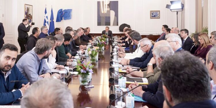 Ολοκληρώθηκε η συνάντηση Μητσοτάκη με τα αγροτικά μπλόκα – Τσιάρας: Ειλικρινής και παραγωγική συζήτηση