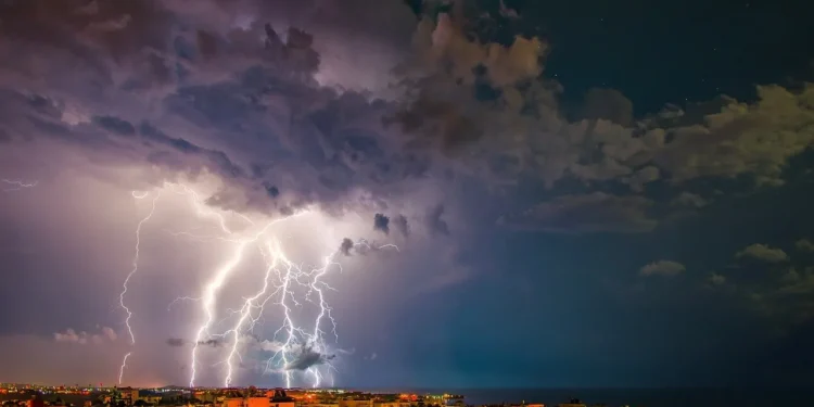 Red Code στον Δήμο Αγρινίου για κίνδυνο πλημμυρών – Έκτακτη κινητοποίηση Πολιτικής Προστασίας