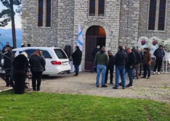 Λιθοβούνι: Σε κλίμα οδύνης η κηδεία του Κώστα Αλεξανδρή