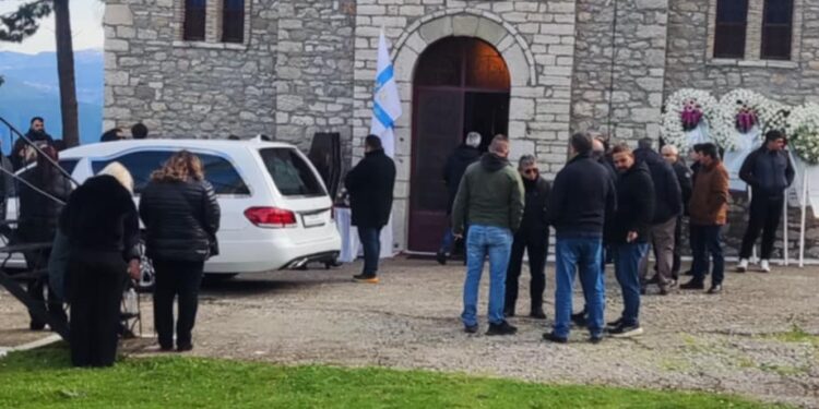 Λιθοβούνι: Σε κλίμα οδύνης η κηδεία του Κώστα Αλεξανδρή