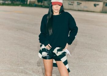 Η Ήβη Αδάμου αποκαλύπτει μια ολόκληρη μέρα της ζωής της στο νέο video clip του «Λέει Λέει Λέει»