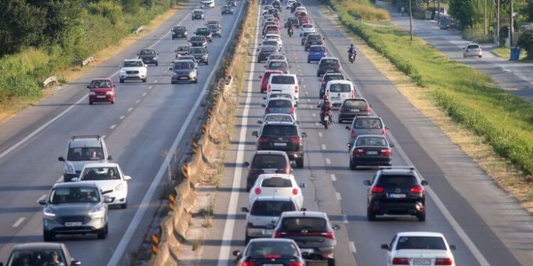 Νέος κύκλος ειδοποιητηρίων στο πλαίσιο των διασταυρωτικών ελέγχων οχημάτων – Ήδη καταγράφονται τα πρώτα δεδομένα συμμόρφωσης