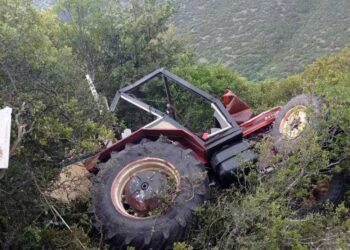 Μεσολόγγι: Τρακτέρ έπεσε σε ρέμα – Χωρίς αισθήσεις εντοπίστηκε ο οδηγός του