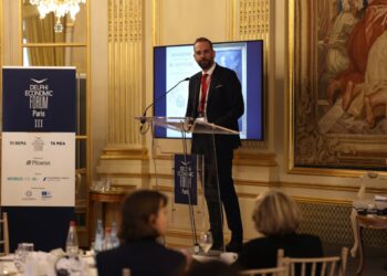 Ν. Φαρμάκης στο Delphi Economic Forum στο Παρίσι, για τα 200 χρόνια από την Έξοδο του Μεσολογγίου: «Φέτος, κάθε ελεύθερος άνθρωπος είναι Μεσολογγίτης». 