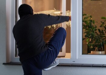 Ηλικιωμένη στο στόχαστρο: πώς οργανώθηκε και αποκαλύφθηκε η κλοπή στο Αγρίνιο