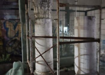 Κίονες πίσω από κάγκελα – Πόλη σε ομηρία από παραβατικούς