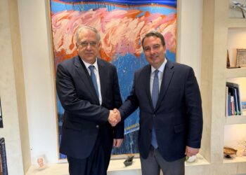 Συνάντηση του Θανάση Παπαθανάση με τον Υπουργό Ανάπτυξης Τάκη Θεοδωρικάκο για την ακρίβεια και τη στήριξη της κοινωνίας