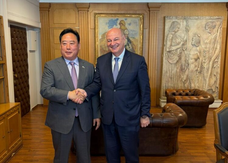 Συνάντηση του Υπουργού Αγροτικής Ανάπτυξης και Τροφίμων, Κώστα Τσιάρα με τον Πρόεδρο της Επιτροπής Γεωργίας, Τροφίμων, Αγροτικών Υποθέσεων, Ωκεανών και Αλιείας της Εθνοσυνέλευσης της Δημοκρατίας της Κορέας, EohKiy-ku