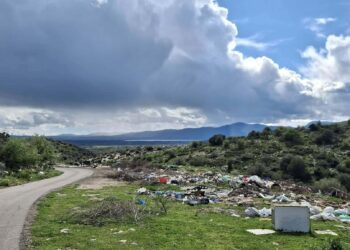 Σκουπίδια στον δρόμο, «καθαριότητα» στο Facebook – Το Αγρίνιο της 20ής θέσης