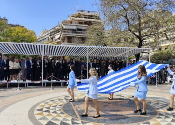 Αγρίνιο: Με περηφάνια η μαθητική παρέλαση της 25ης Μαρτίου