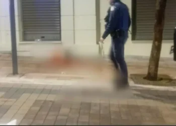 Αγρίνιο: Μαχαίρωμα 16χρονου λίγα μέτρα από την Πλατεία Δημοκρατίας – «Σκιές» για την αστυνόμευση στο κέντρο