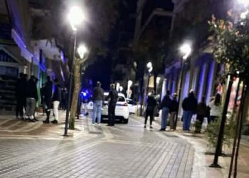 Αγρίνιο: Μαχαίρωμα 16χρονου λίγα μέτρα από την Πλατεία Δημοκρατίας – «Σκιές» για την αστυνόμευση στο κέντρο