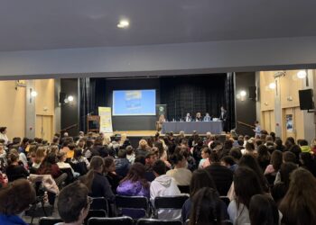 Μεγάλη συμμετοχή μαθητών στην ημερίδα για τον Ψηφιακό Εθισμό και το Dark Web στο Αγρίνιο