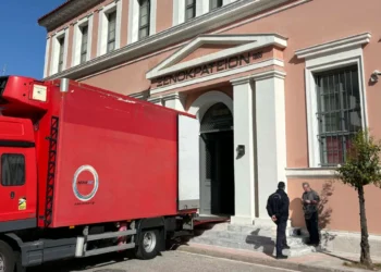 «Η Ελλάδα στα ερείπια του Μεσολογγίου»: Έφτασε στο Μεσολόγγι ο εμβληματικός πίνακας του Ντελακρουά, δείτε βίντεο