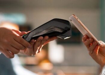 ΣΕΕΔΑ: Νέες χρεώσεις στη χρήση των POS έρχονται για τις επιχειρήσεις της Αγοράς 