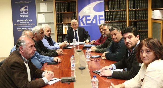 Συνάντηση ΠΟΕ-ΟΤΑ – ΚΕΔΕ: Στο επίκεντρο η μονιμοποίηση εργαζομένων στις Κοινωνικές Δομές και η 24ωρη απεργία της 24ης Απριλίου