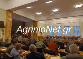 Τραπεζώματα με… ταπεινότητα και «έργο»: όταν η αυτοδιοίκηση σερβίρεται σε δόσεις αυτοθαυμασμού