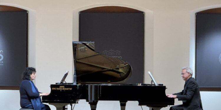 Μια μαγική μουσική βραδιά στο Μεσολόγγι –  Σπουδαίο αφιέρωμα για τον Νίκο Σκαλκώτα στο Τρικούπειο