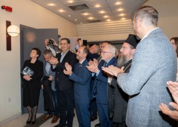 Τίμησαν τη μνήμη του Νίκου Γράψα στο Αγρίνιο με ονοματοδοσία αίθουσας στο Παπαστράτειο Μέγαρο