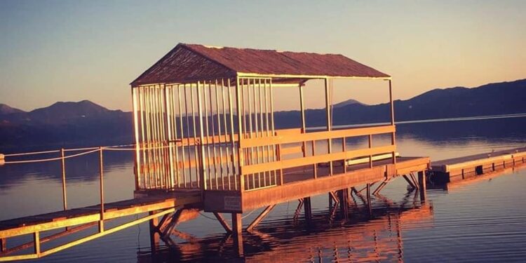Δίκτυο Ενεργών Πολιτών κατά Πιστιόλα για παράνομη εξέδρα στη λίμνη