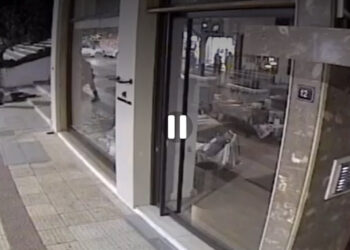 Από την κατηγορία της ανθρωποκτονίας στη θανατηφόρα σωματική βλάβη – Ελεύθεροι με περιοριστικούς όρους οι δύο κατηγορούμενοι