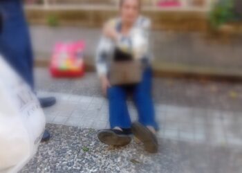 Πλατεία Πανοπούλου: Μια «παγίδα» λίγα μέτρα από το κέντρο του Αγρινίου. Πτώση και τραυματισμός ηλικιωμένης