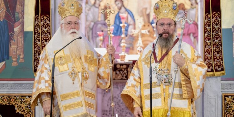 Ανώτατη Τιμητική Διάκριση στον Αιτωλοακαρνανίας Δαμασκηνό από την Ι. Μητρόπολη Δημητριάδος