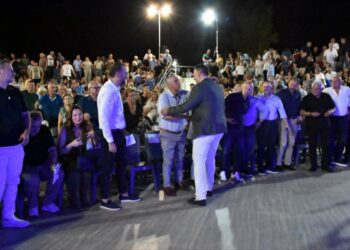 Φαρμάκης από το Μεσολόγγι: Μήνυμα συνέχειας με αιχμές, έργο και δημόσια στήριξη στον Θανάση Μαυρομμάτη