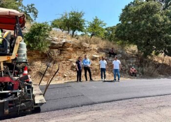 Ξεκίνησαν οι εργασίες ασφαλτόστρωσης στο οδικό δίκτυο από τη διασταύρωση Πλατυγιαλίου προς Αστακό