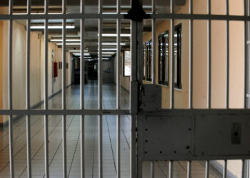 Πίσω από τα κάγκελα οι δύο άνδρες για την υπόθεση της 15χρονης στο Αγρίνιο