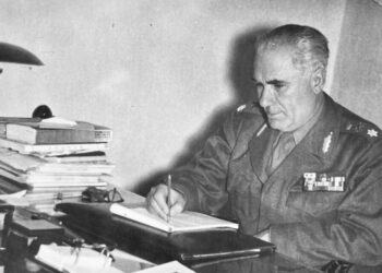 «Ιωάννης Καραβίας: Ο Ξηρομερίτης Στρατηγός που ισοπέδωσε τους Ιταλούς στη Πίνδο και το Ρίμινι»