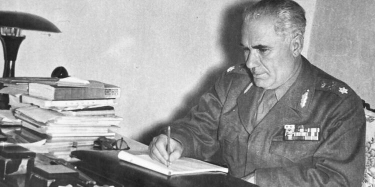 «Ιωάννης Καραβίας: Ο Ξηρομερίτης Στρατηγός που ισοπέδωσε τους Ιταλούς στη Πίνδο και το Ρίμινι»